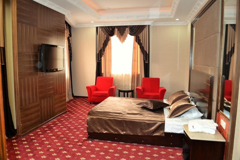 Renion Hills Hotel Алмати Екстер'єр фото