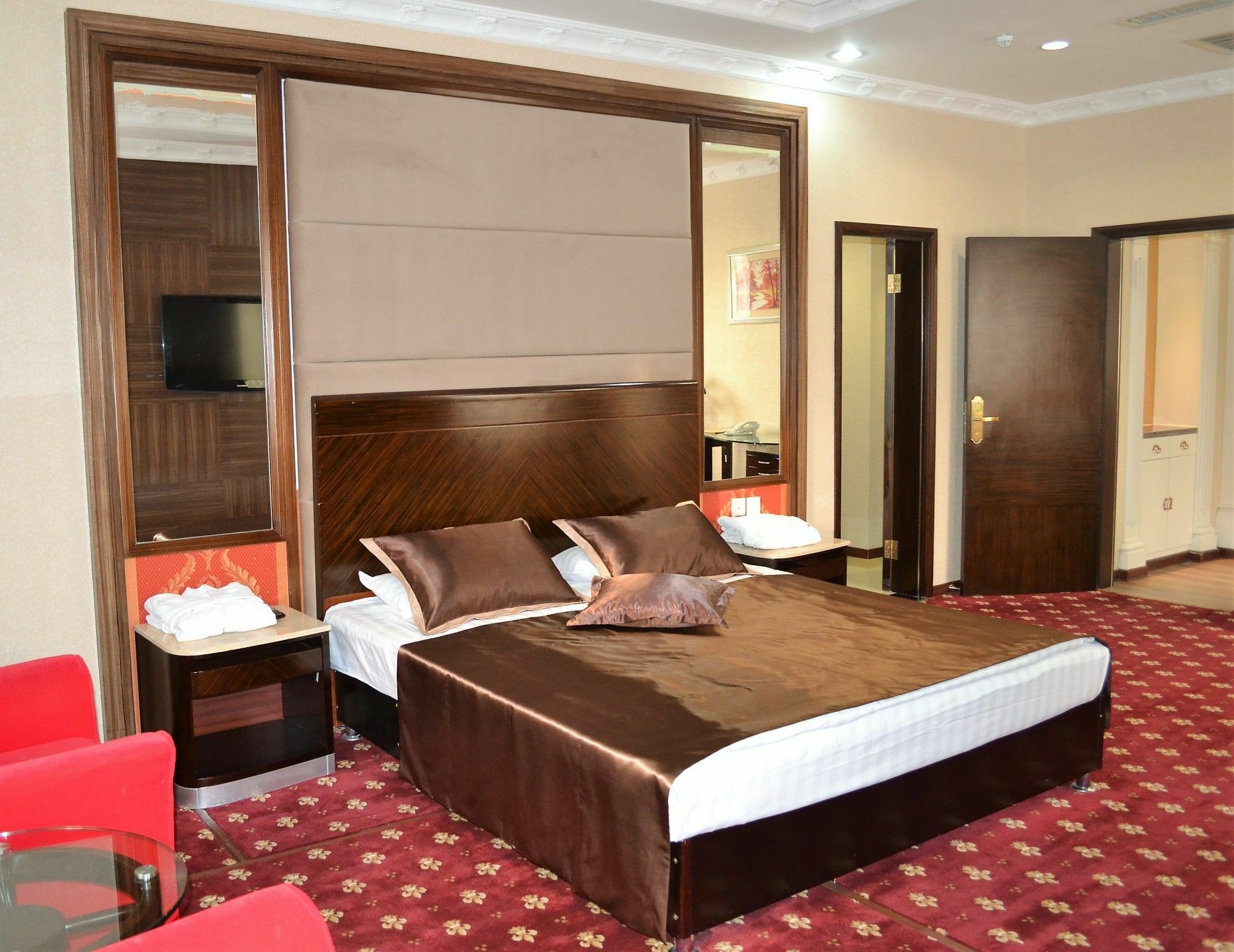 Renion Hills Hotel Алмати Екстер'єр фото