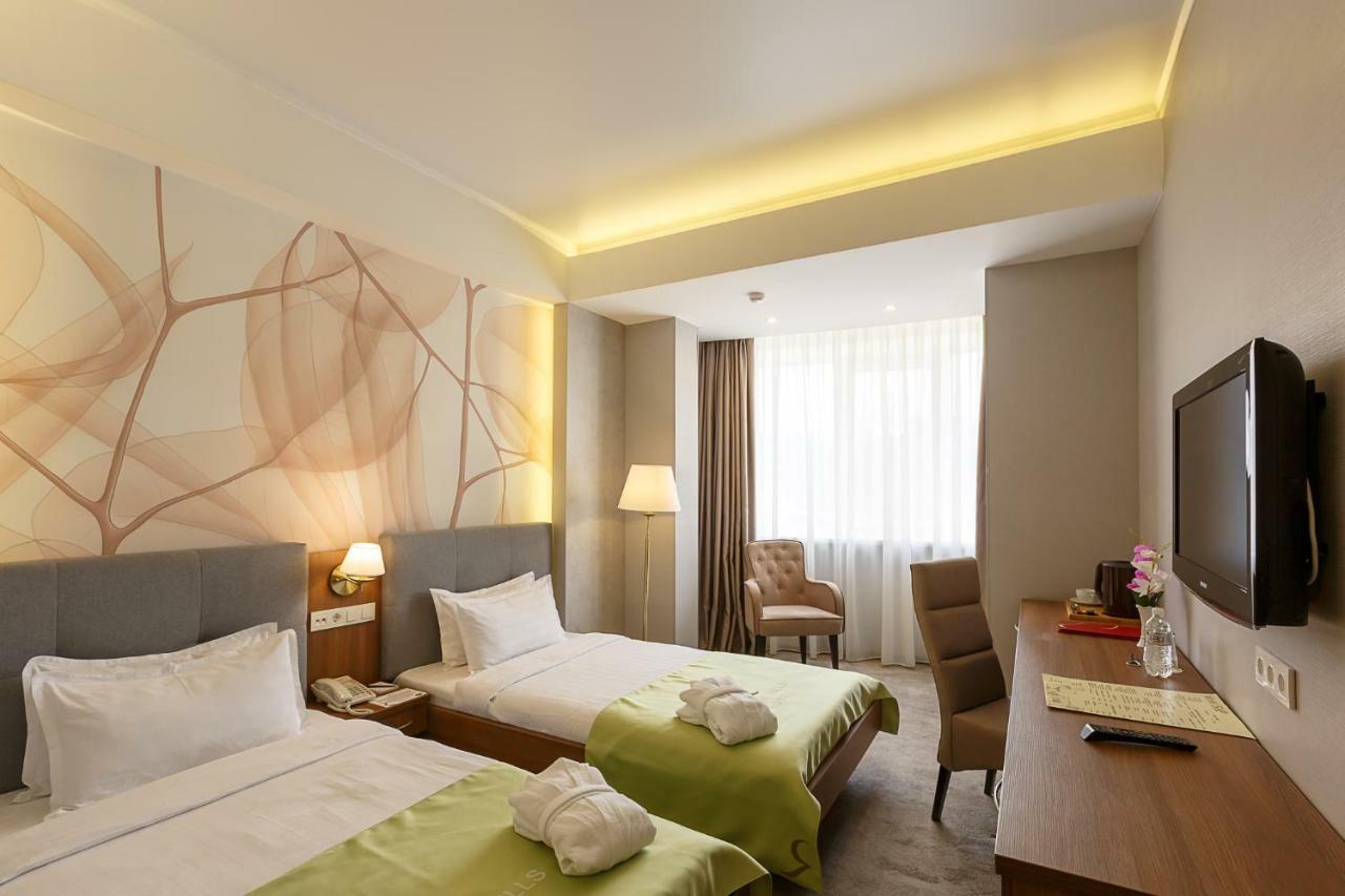 Renion Hills Hotel Алмати Екстер'єр фото