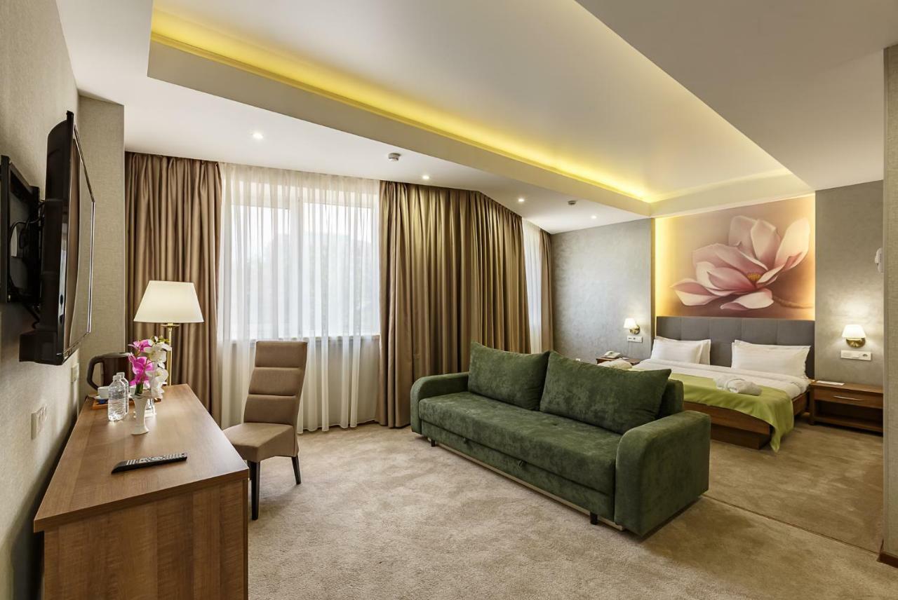 Renion Hills Hotel Алмати Екстер'єр фото